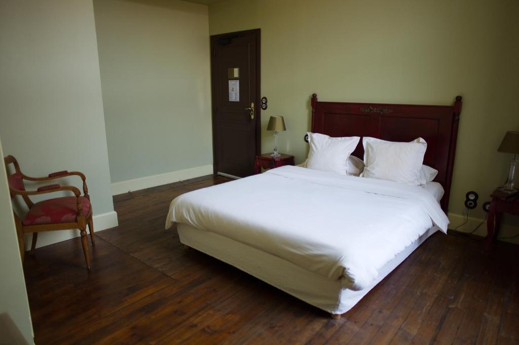 Hostellerie Du Coq D'Or Jonzac Cameră foto