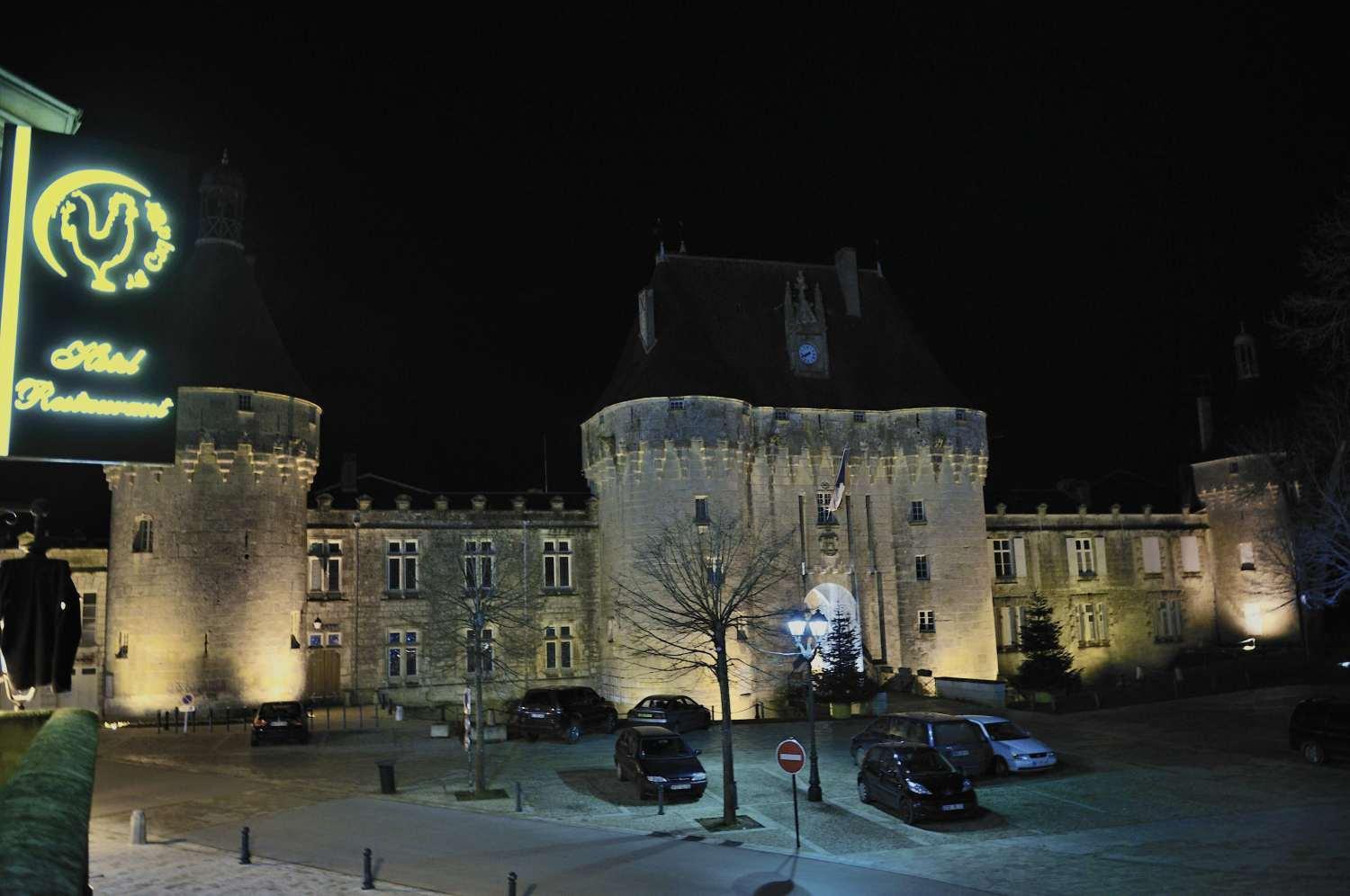Hostellerie Du Coq D'Or Jonzac Exterior foto